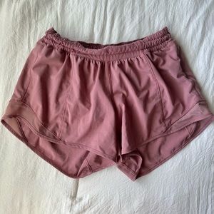 Lululemon hotty hot low rise shorts 4” mauve pink size 6  EUC